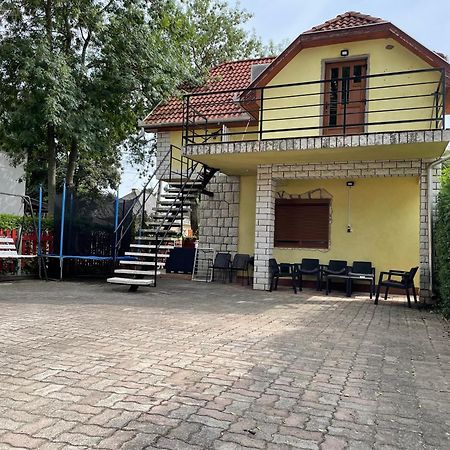 Edu Apartman Hajduszoboszlo Ngoại thất bức ảnh