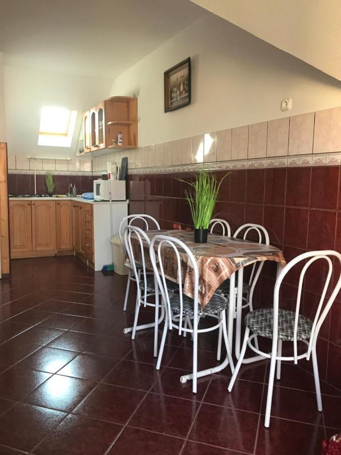 Edu Apartman Hajduszoboszlo Ngoại thất bức ảnh