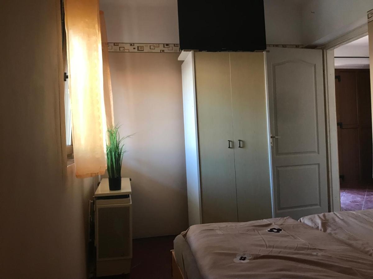 Edu Apartman Hajduszoboszlo Ngoại thất bức ảnh
